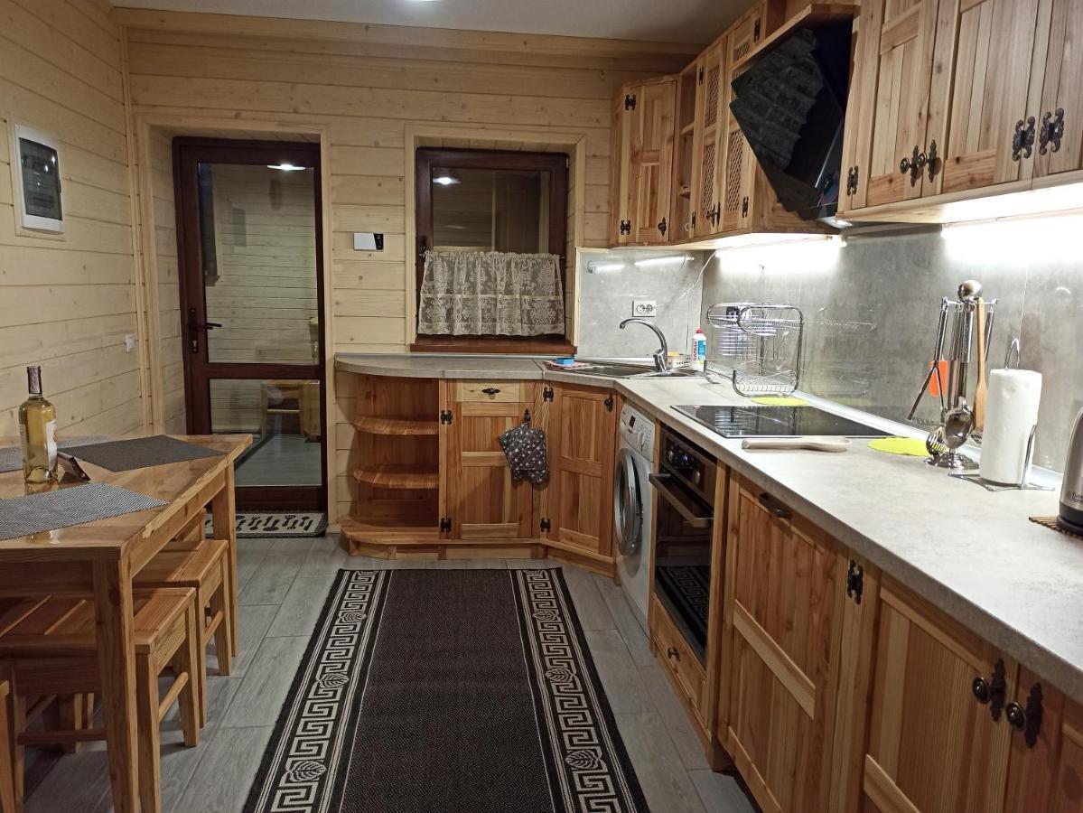 Brand New 2020 Specious Apartment Druzi 2 Poljanyzja Exterior foto