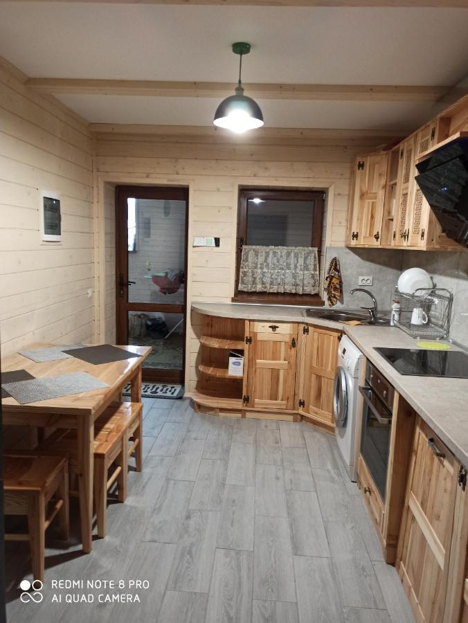 Brand New 2020 Specious Apartment Druzi 2 Poljanyzja Exterior foto